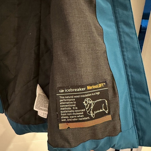 Icebreaker MarinoLOFT Teal windbreaker Jacket with Black Interior - Picture 7 of 8